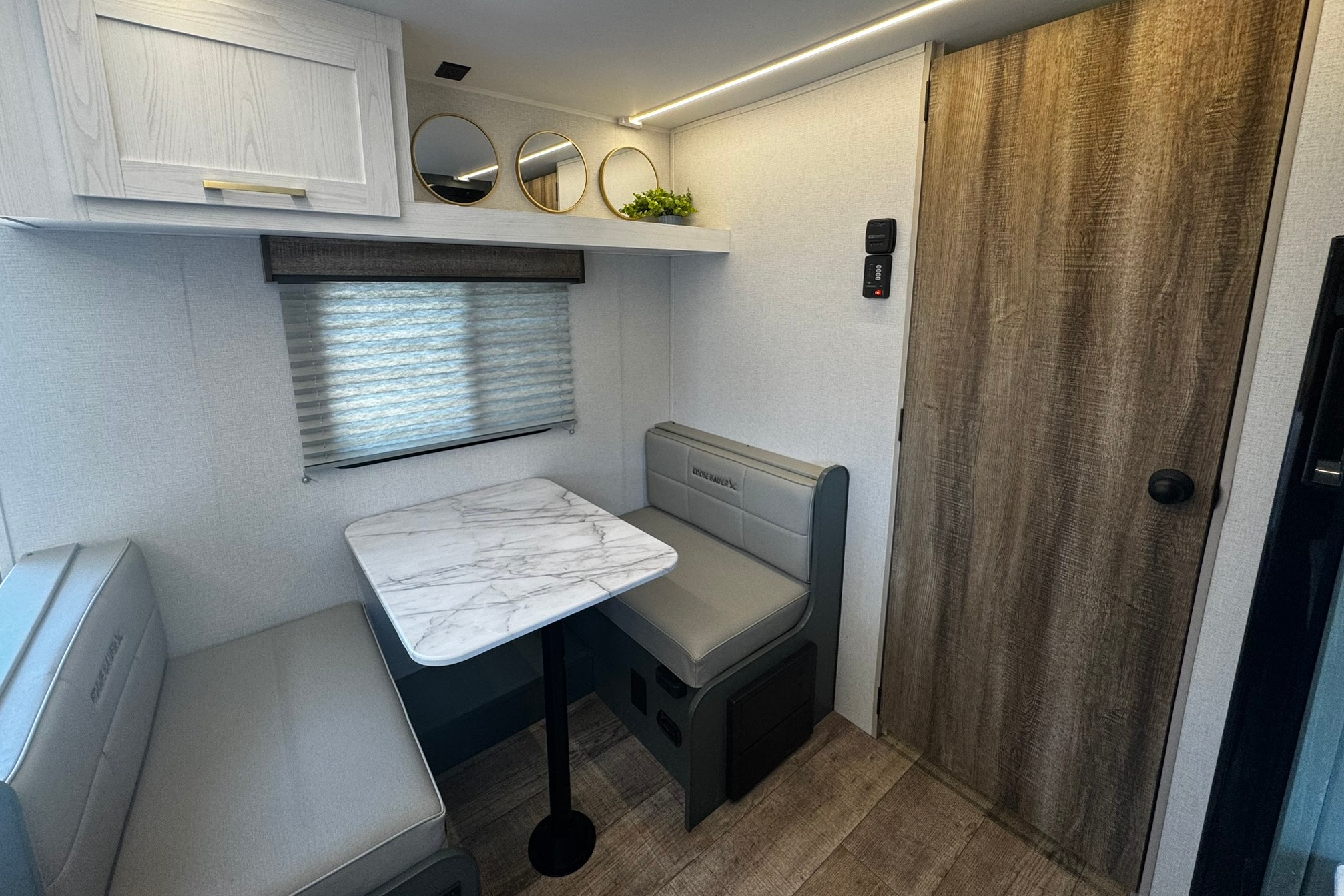 Couples Glamping Coach! (Free Napa or Sonoma Pick up)