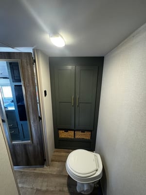 Couples Glamping Coach! (Free Napa or Sonoma Pick up)