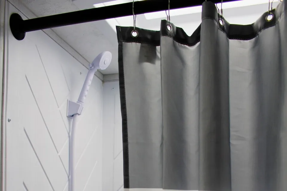 Toyhauler in Toronto!! Do you like dirtbikes? you want to go to the track for the weekend, take my trailer and enjoy!! 