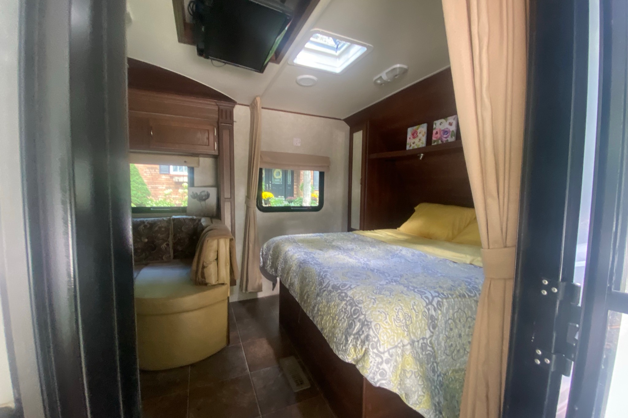 Dwayne's Crossroads Slingshot Travel Trailer