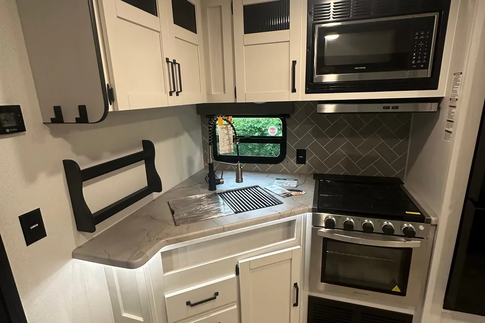 Tyler's Palomino Puma 31QBBH Travel Trailer