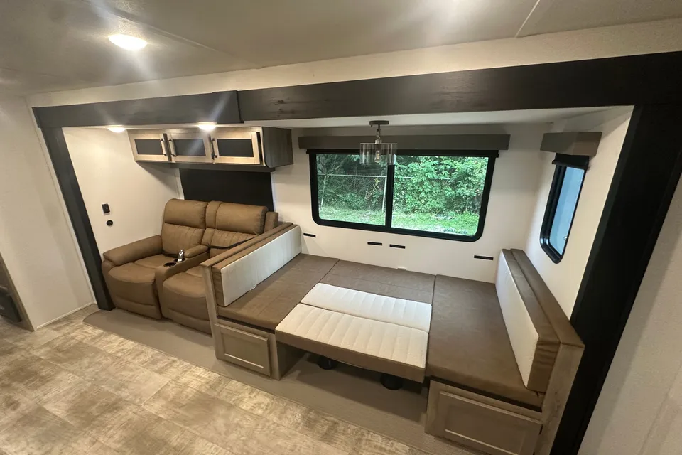 Tyler's Palomino Puma 31QBBH Travel Trailer