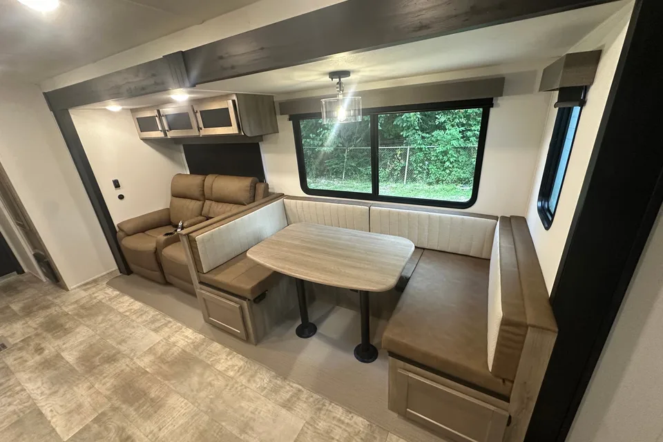 Tyler's Palomino Puma 31QBBH Travel Trailer