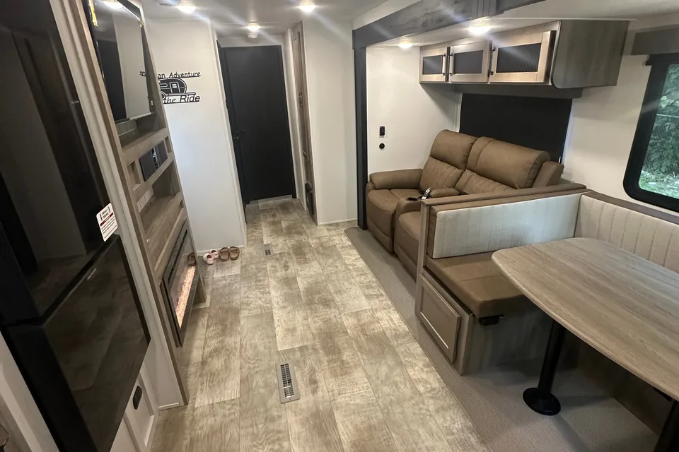 Tyler's Palomino Puma 31QBBH Travel Trailer