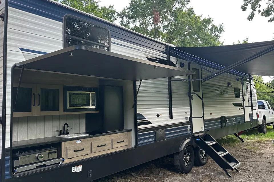 Tyler's Palomino Puma 31QBBH Travel Trailer