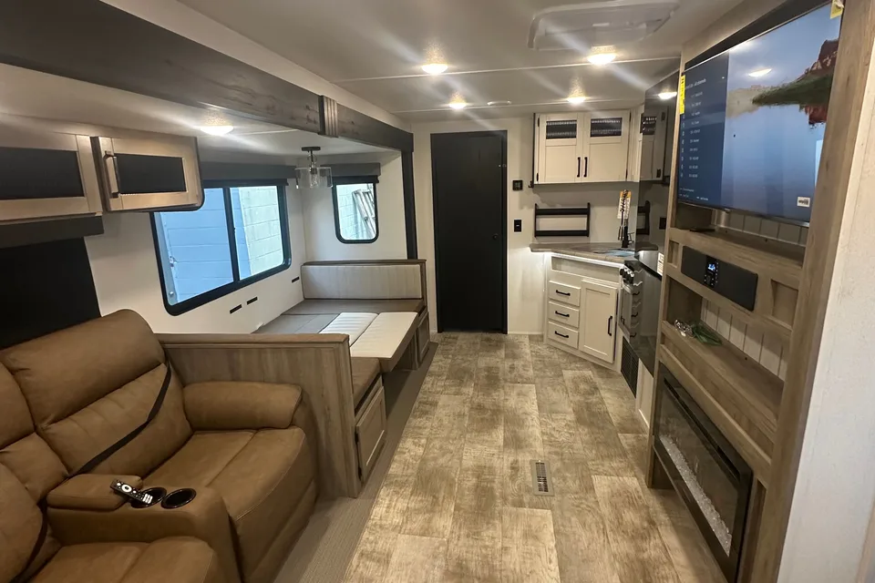 Tyler's Palomino Puma 31QBBH Travel Trailer