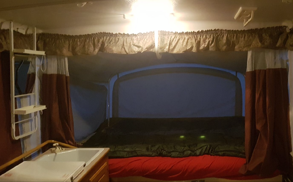 2002 Coleman Santa Fe Tent Trailer!