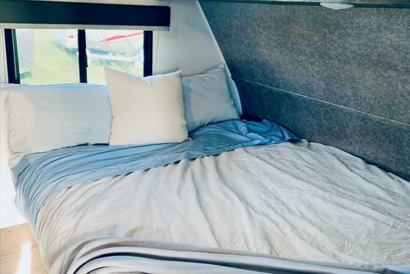 Jay&Sarah's Starcraft Camper
