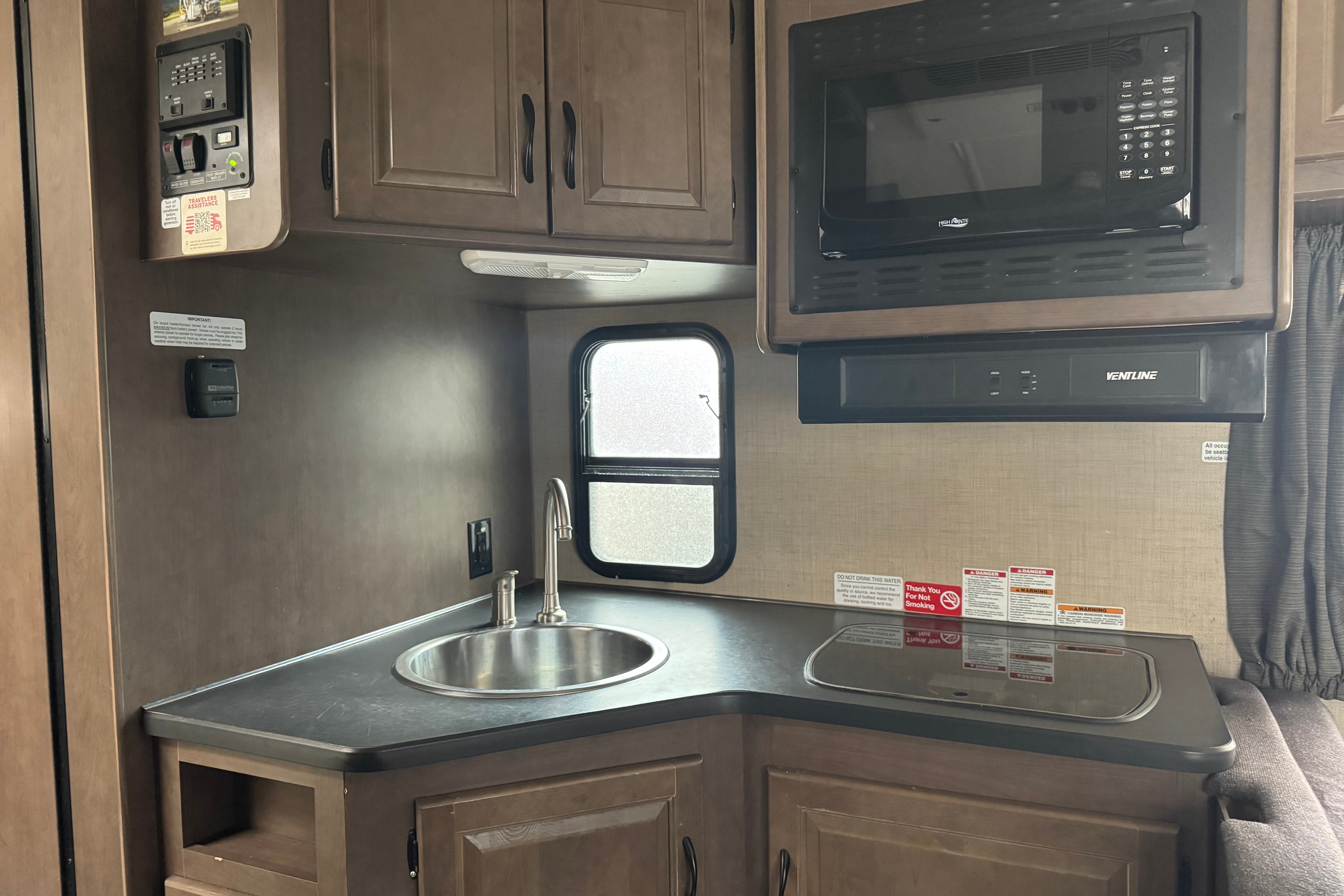 Jollan's Thor Motor Coach 28A Class C
