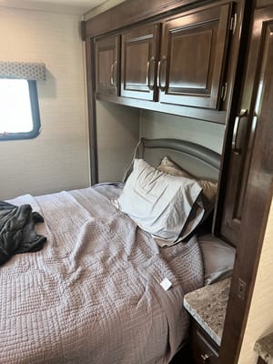Luxury Greyhawk 30X Class C | Free Starlink WiFi | Fully Equipped