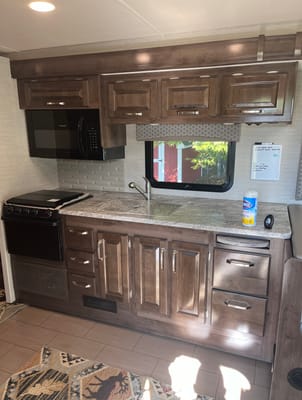 Luxury Greyhawk 30X Class C | Free Starlink WiFi | Fully Equipped