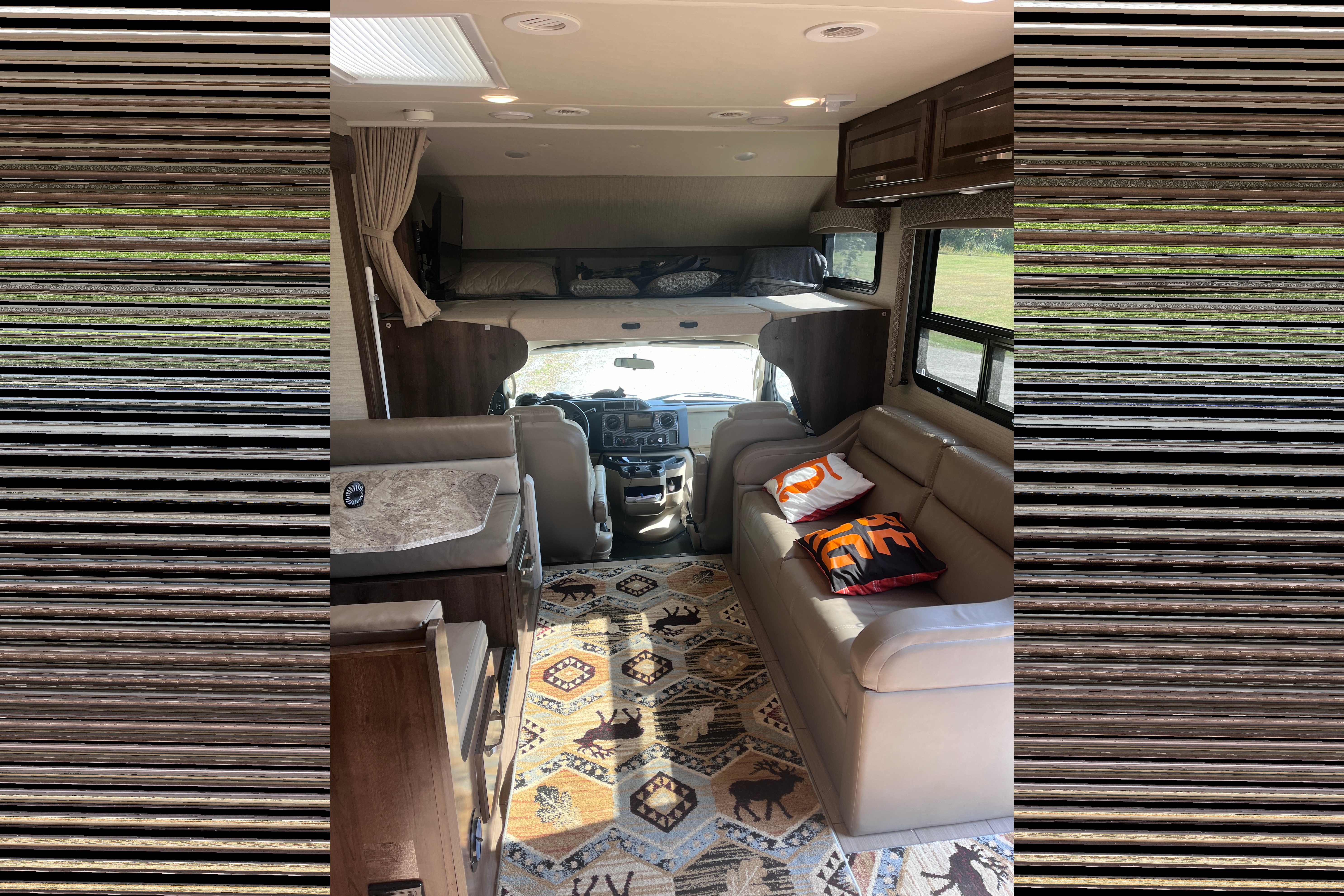 Luxury Greyhawk 30X Class C | Free Starlink WiFi | Fully Equipped