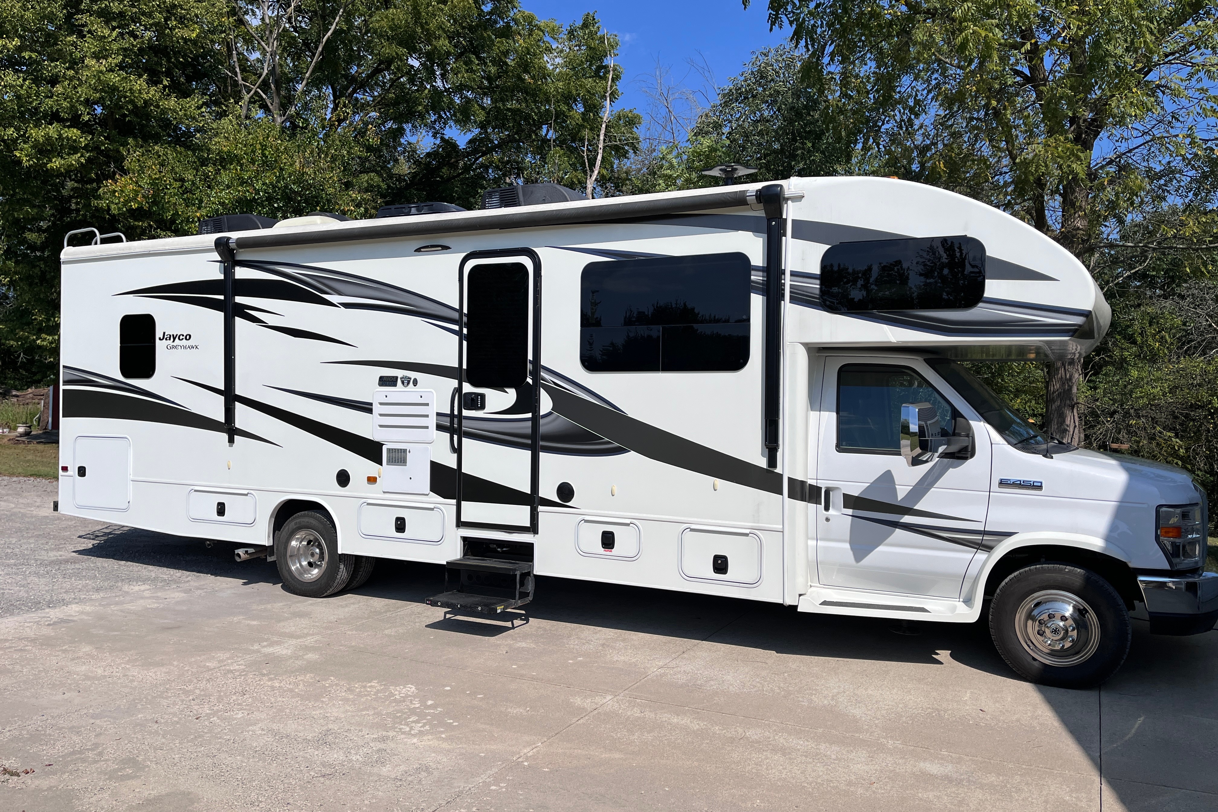 Luxury Greyhawk 30X Class C | Free Starlink WiFi | Fully Equipped