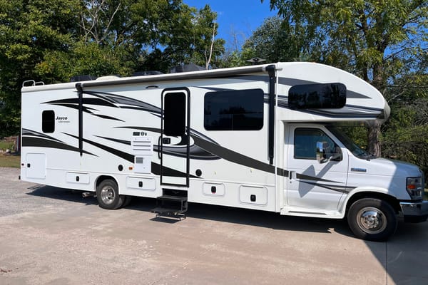 Luxury Greyhawk 30X Class C | Free Starlink WiFi | Fully Equipped