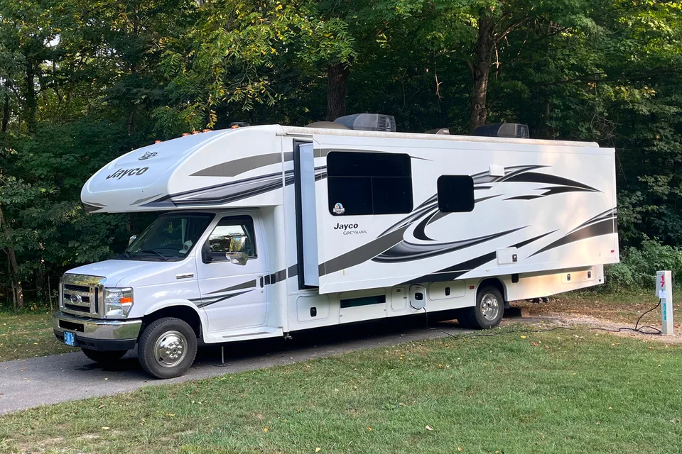 Luxury Greyhawk 30X Class C | Free Starlink WiFi | Fully Equipped