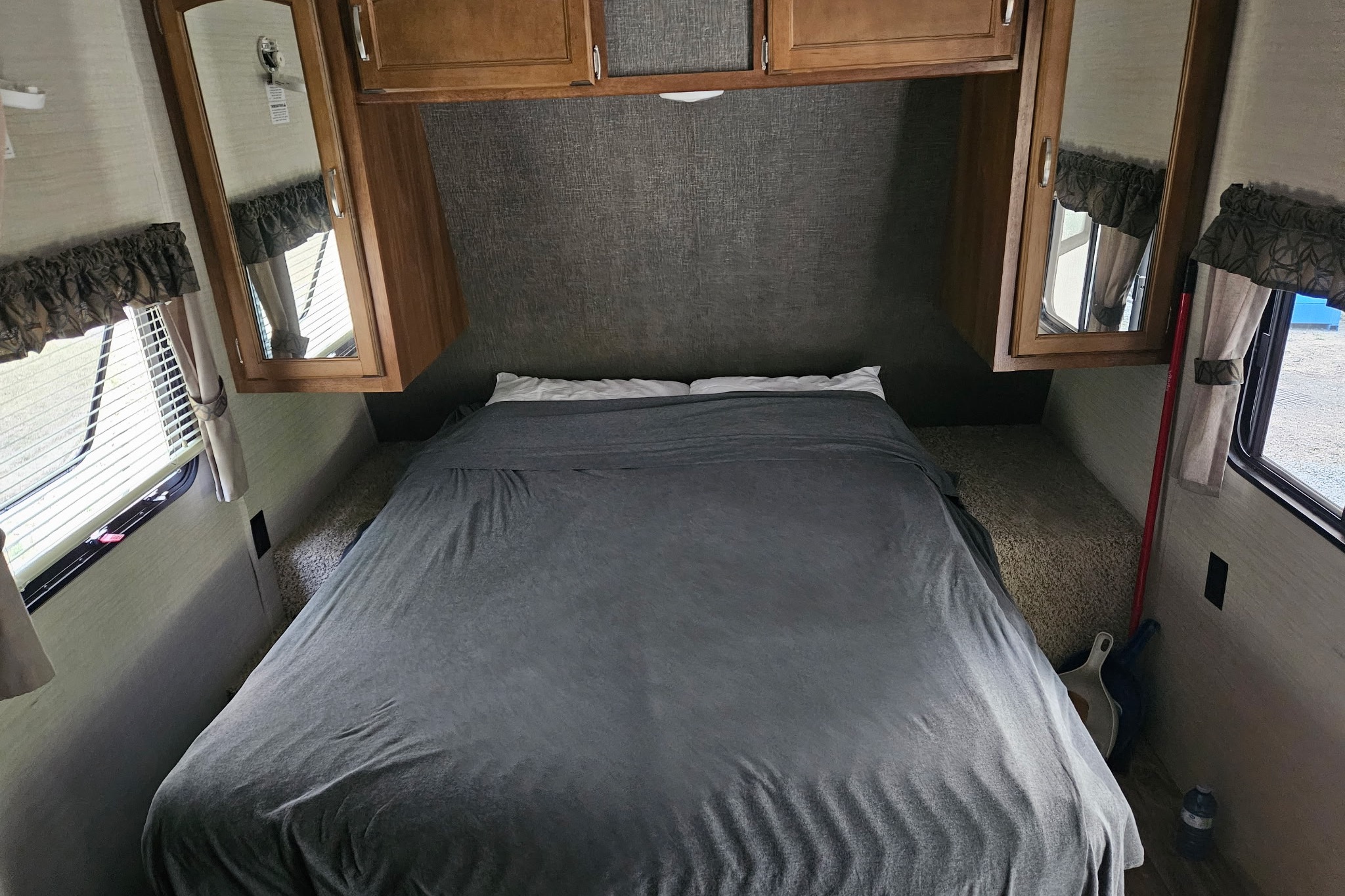 Curt’s Springdale Bunkhouse 22 foot Travel Trailer