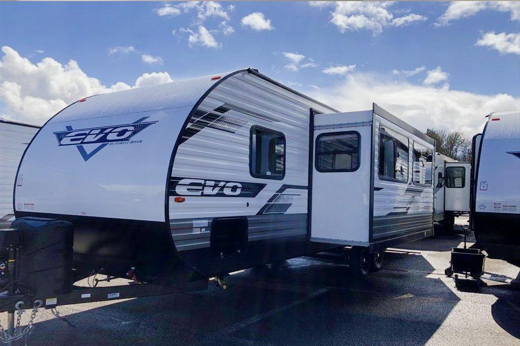 Ellie- Luxury camping with plenty of space 