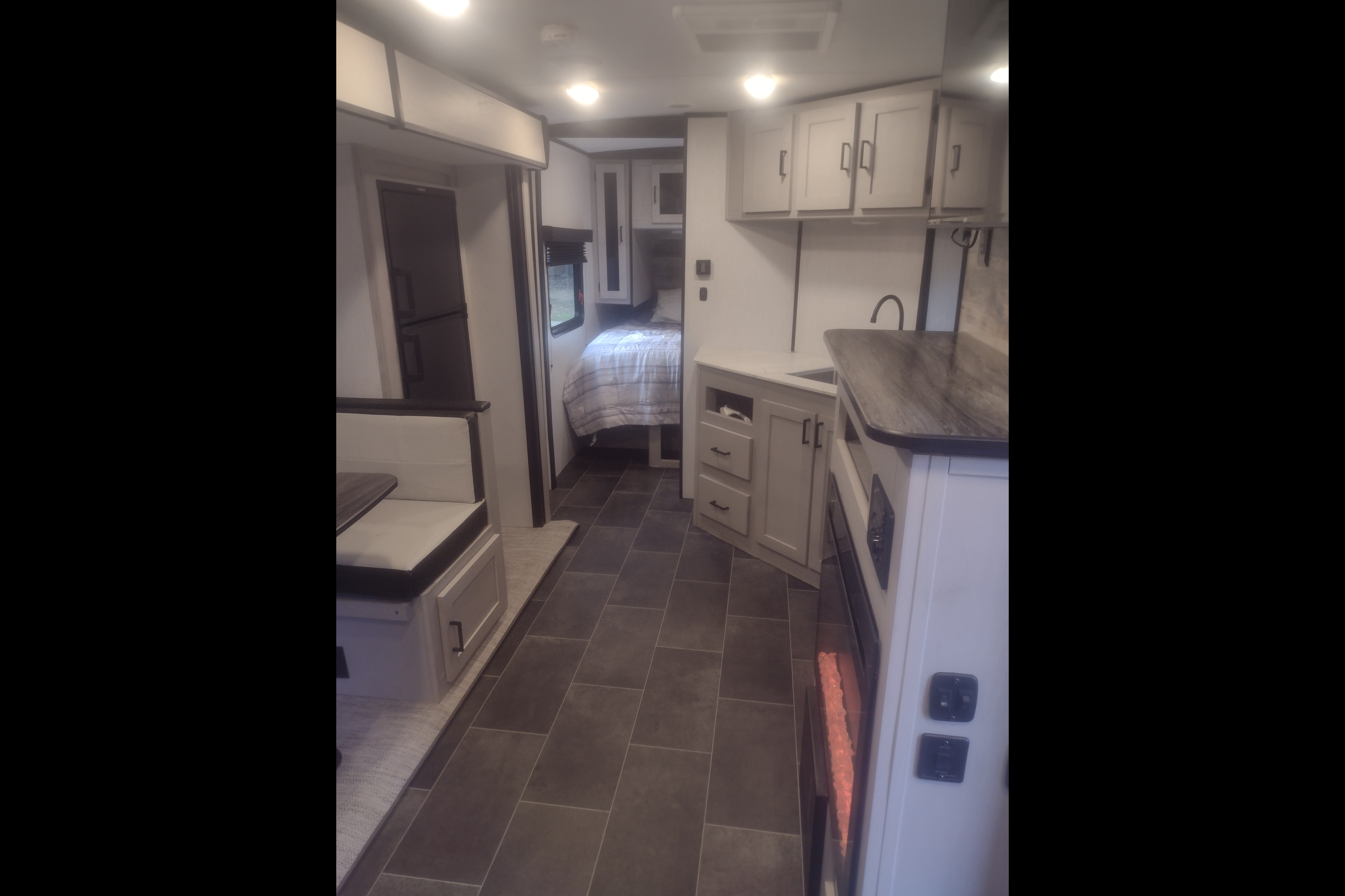 Mallard with Bunks and King bed: No Prep fee. Fully Equipped: Delivery Avail. ($85)