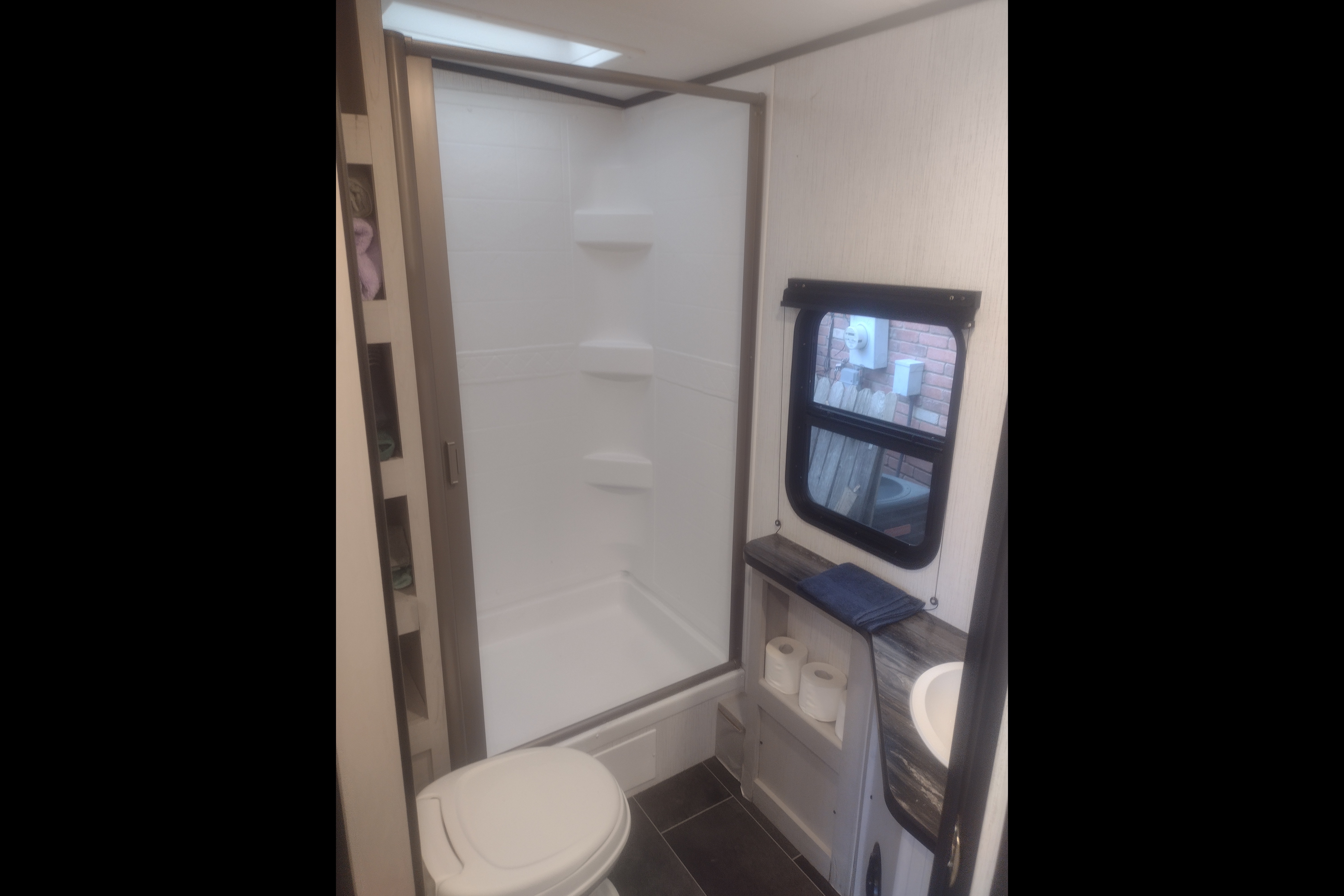 Mallard with Bunks and King bed: No Prep fee. Fully Equipped: Delivery Avail. ($85)