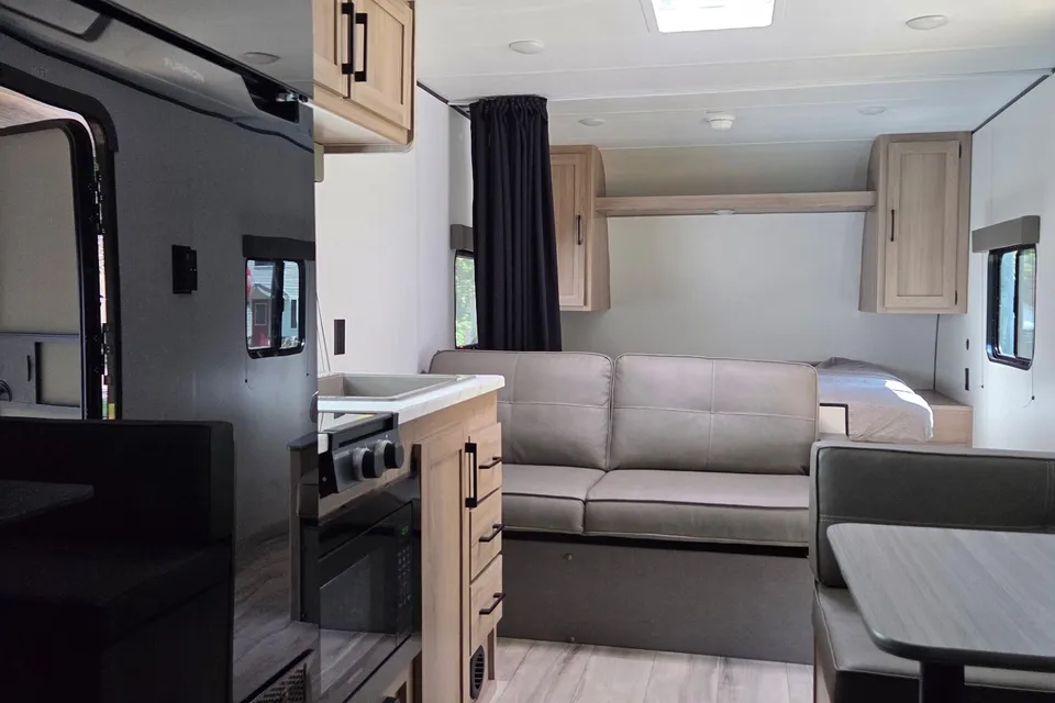 Brand New! 2025 Keystone Coleman 23B Travel Trailer