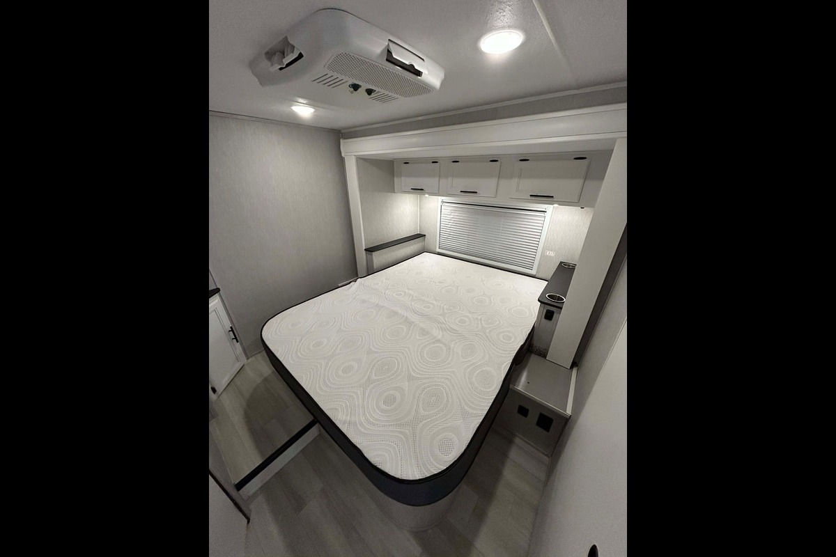 The Modern Family Suite Basecamp Coachmen Cross Trail 26XG Class C Godzilla Engine V8