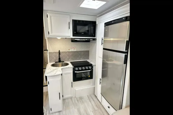 The Modern Family Suite Basecamp Coachmen Cross Trail 26XG Class C Godzilla Engine V8