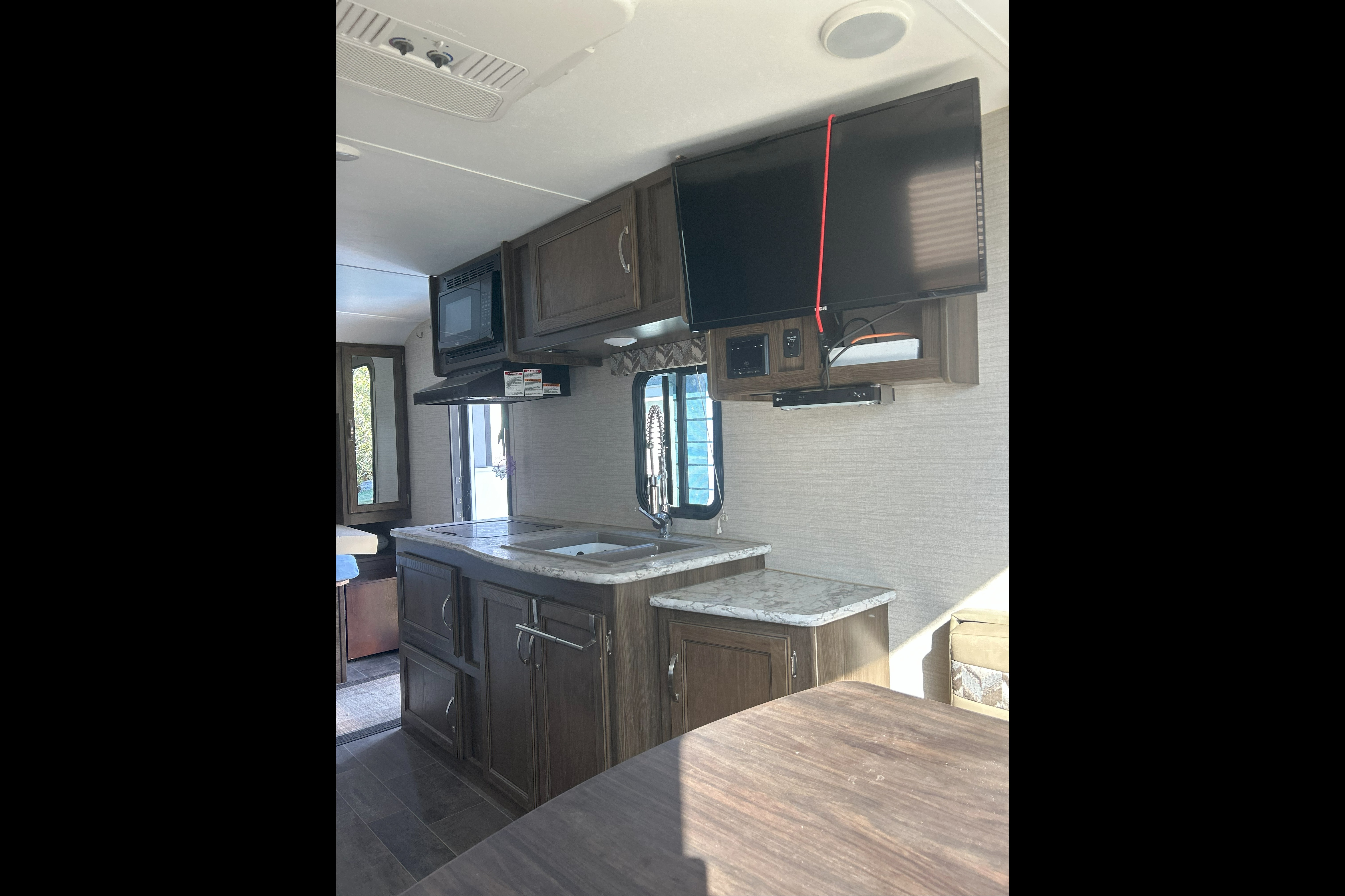 Daniel's 22' Keystone Crossfire Travel Trailer