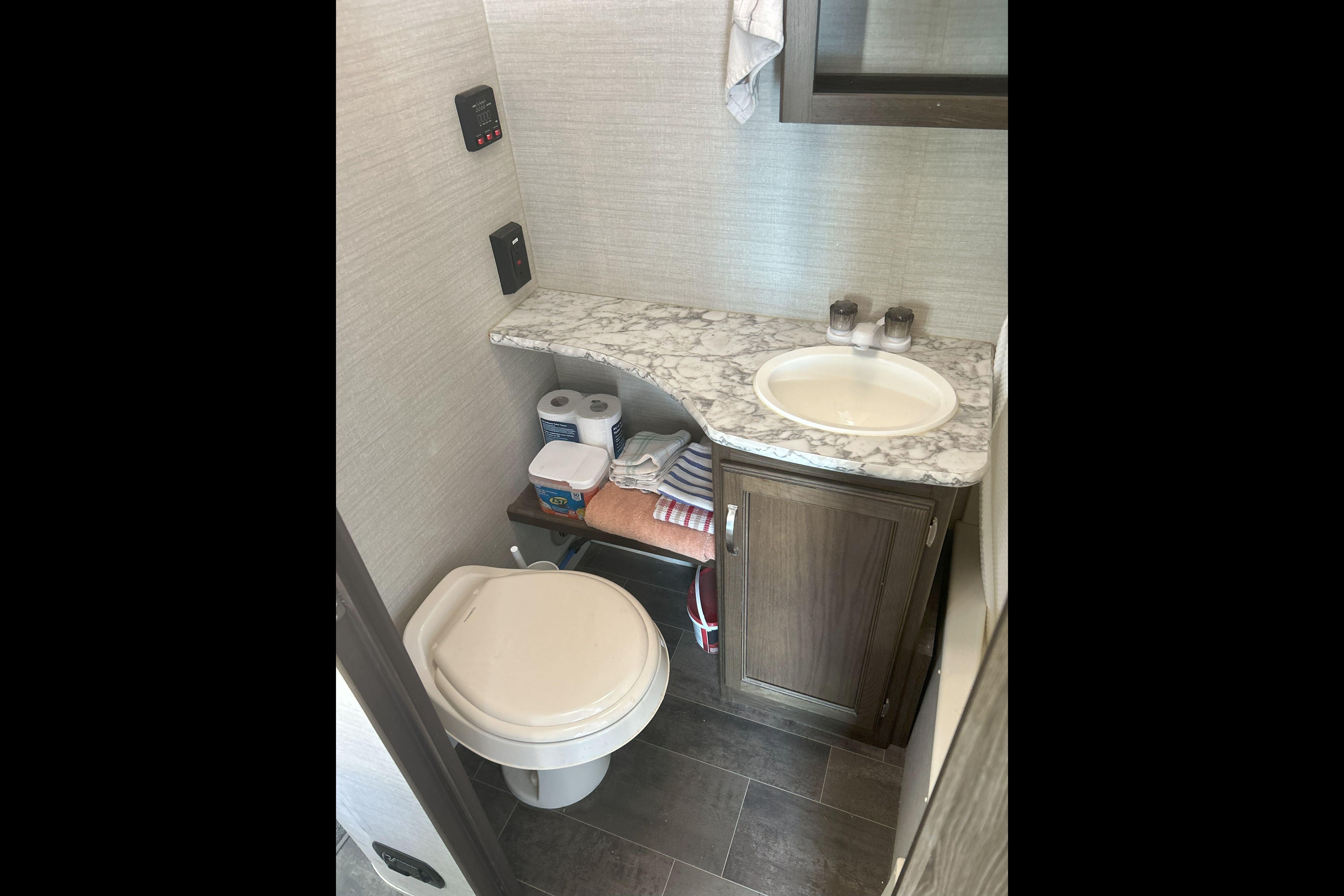 Daniel's 22' Keystone Crossfire Travel Trailer