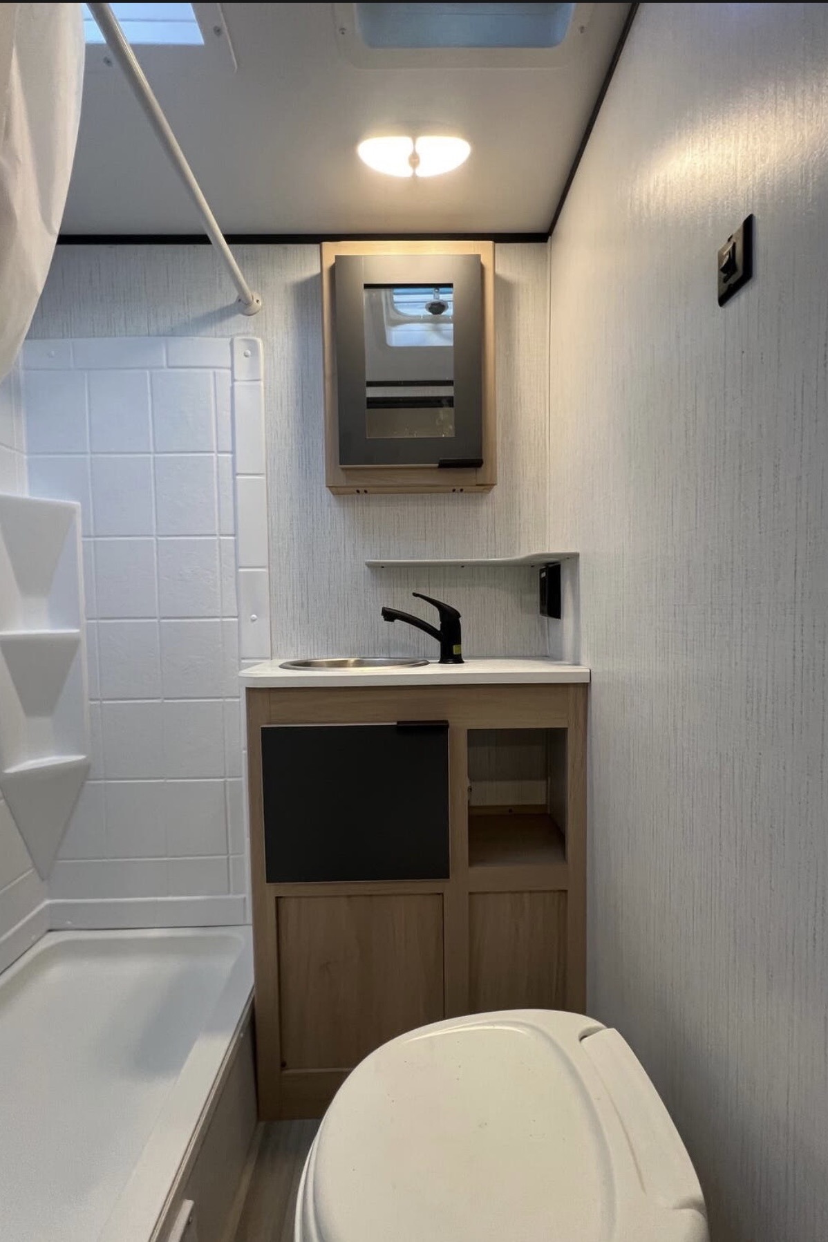 Adventure-Ready Family Bunkhouse Trailer | Sleeps 5–6 | Lightweight & Easy to Tow