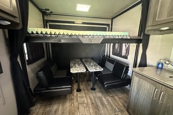 Fully self contained toy hauler with on board fuel and generator, great for bikes and quads