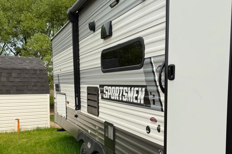 Tom’s K-Z Sportsmen Travel Trailer