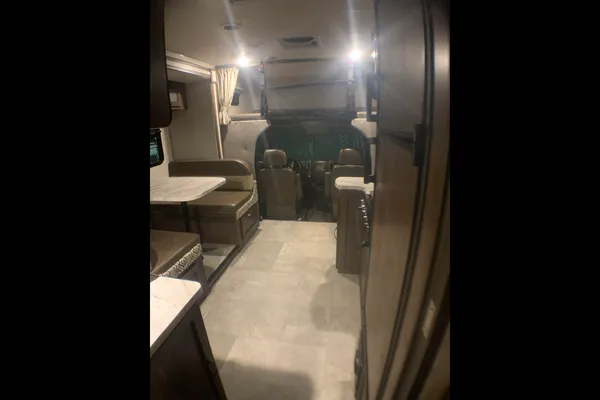The Silver Star Suite - Double-Slide Deluxe Mercedes Benz Prism 2300DS Exclusive Rental