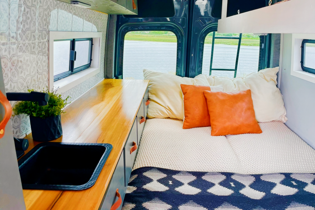 Sprinter Fully stocked for Family on/off Grid