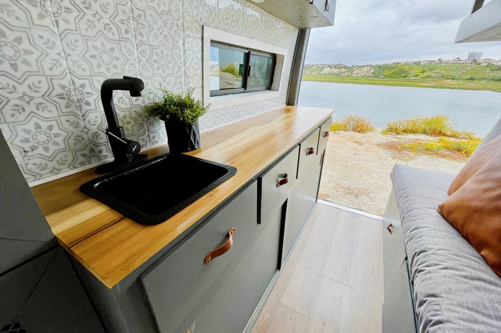 Sprinter Fully stocked for Family on/off Grid