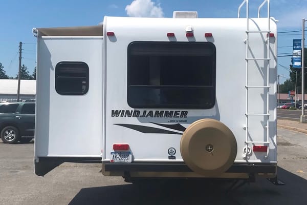 Outstanding Forest River Rockwood 31’ Travel Trailer # 1