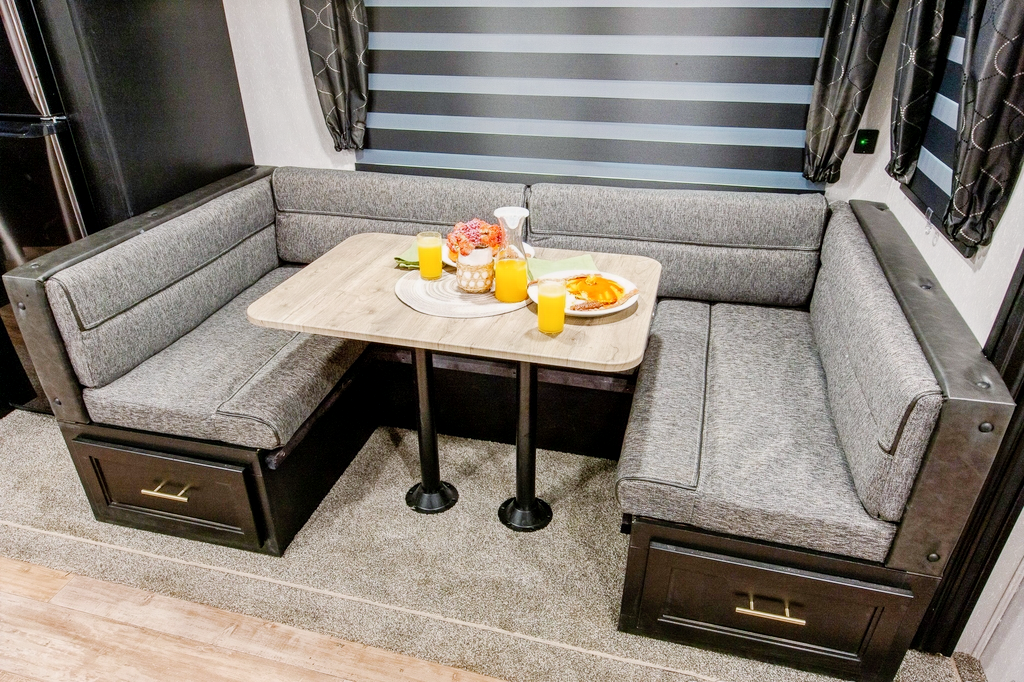 2022, 27-ft Fully Equipped Trailer
