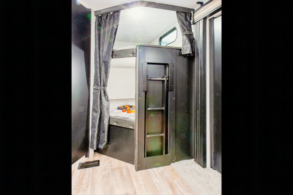 2022, 27-ft Fully Equipped Trailer