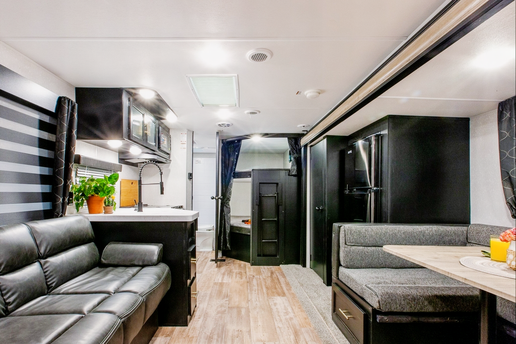 2022, 27-ft Fully Equipped Trailer
