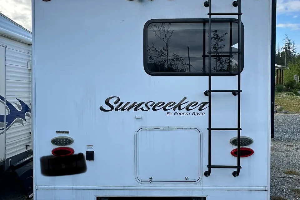 Forest River 2300 Sunseeker Class C