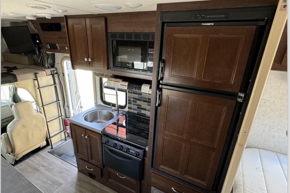 Forest River 2300 Sunseeker Class C