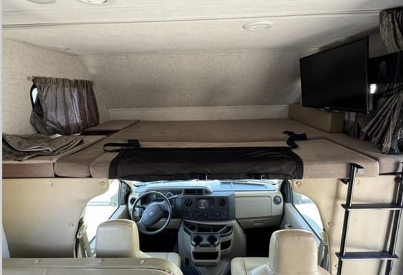 Forest River 2300 Sunseeker Class C