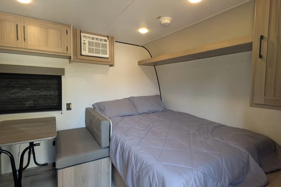 Carsons Coleman 17b Travel Trailer