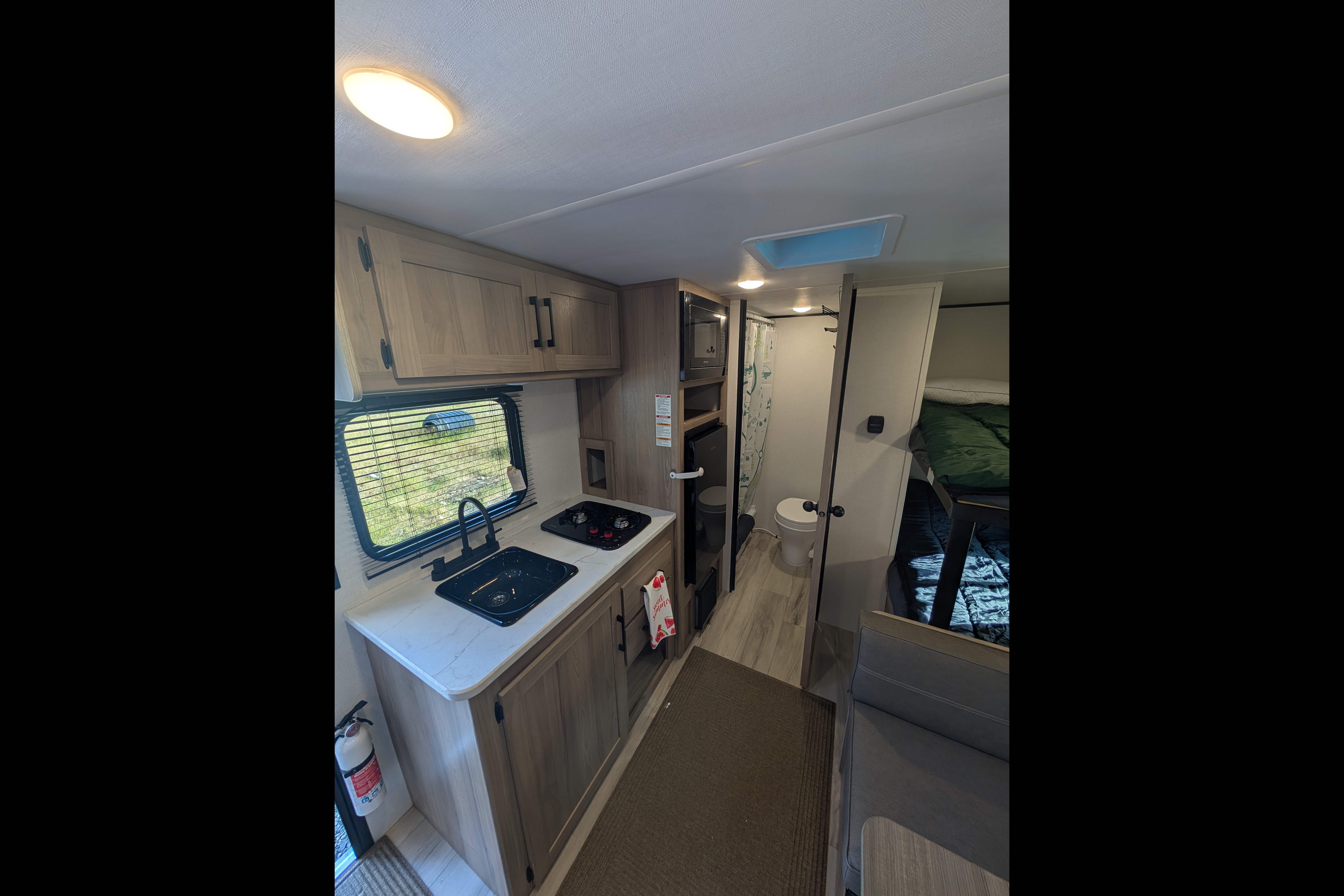 Carsons Coleman 17b Travel Trailer