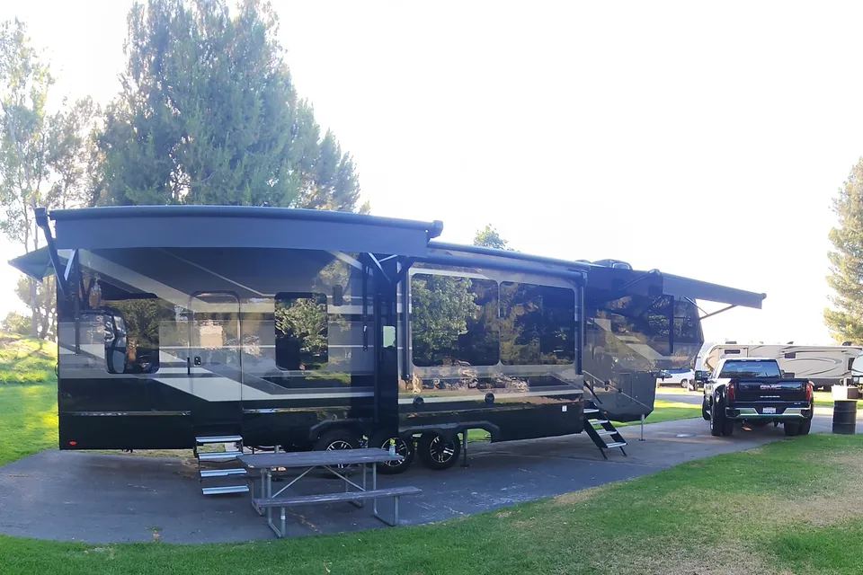 Grand Design Momentum  Toy Hauler
