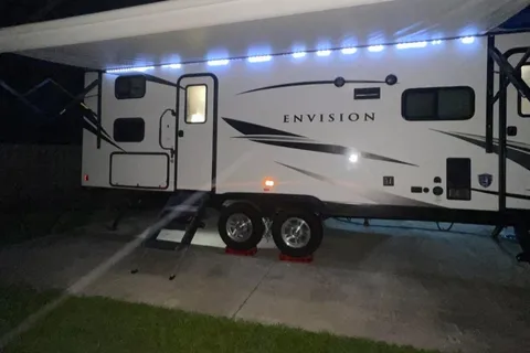 King Bed! Sleeps 8! Delivery & Setup! Luxury Setup!