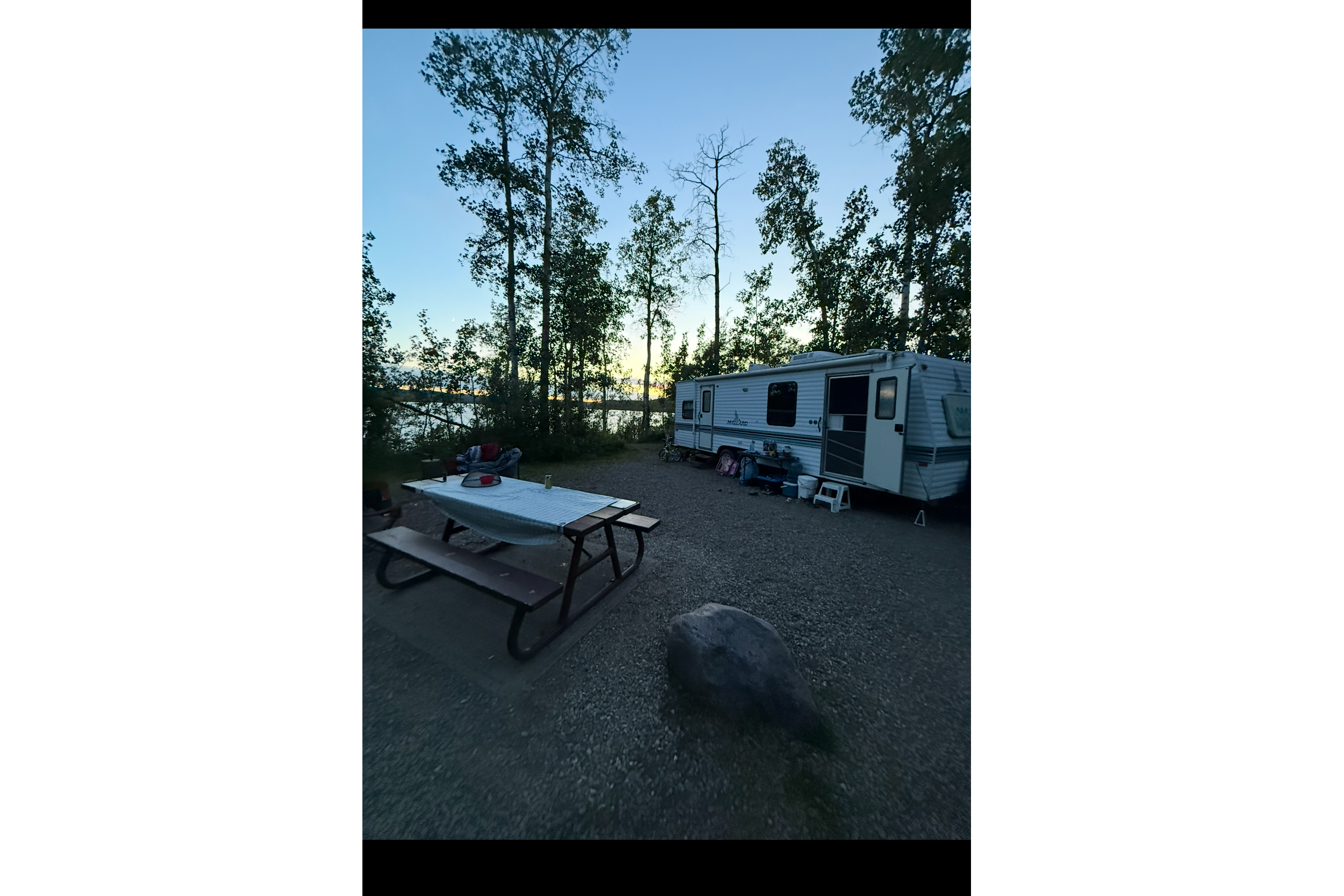 *Family Friendly, Pet friendly*Mallard 27foot Travel Trailer