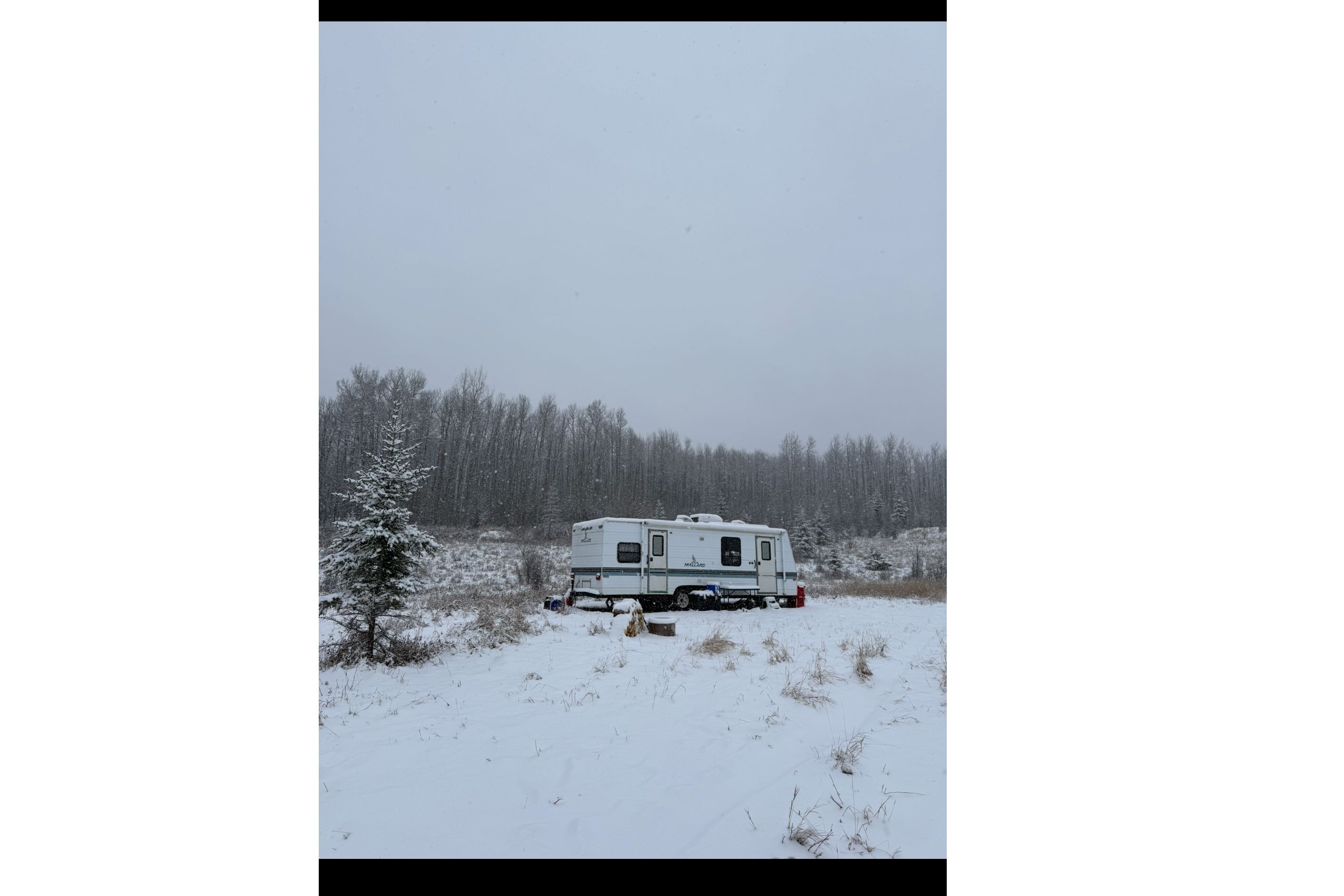 *Family Friendly, Pet friendly*Mallard 27foot Travel Trailer