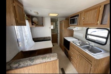 *Family Friendly, Pet friendly*Mallard 27foot Travel Trailer