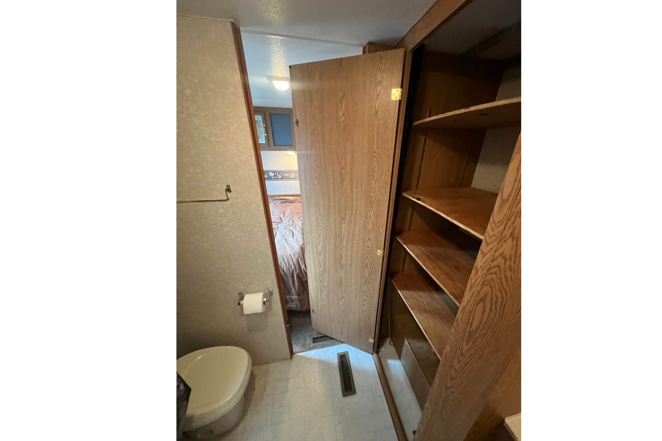 *Family Friendly, Pet friendly*Mallard 27foot Travel Trailer