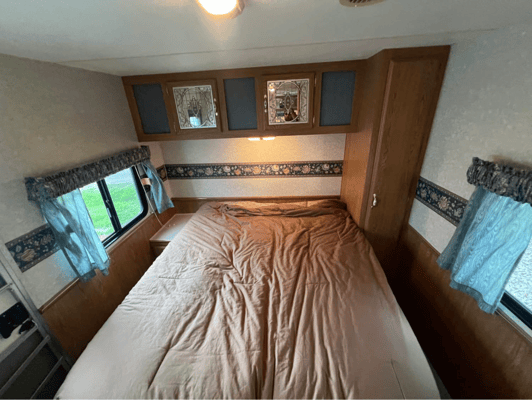 *Family Friendly, Pet friendly*Mallard 27foot Travel Trailer